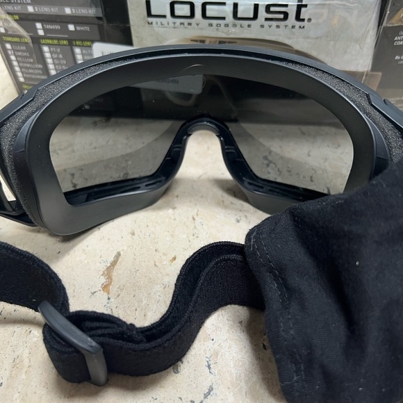 Revision Military Desert Locust Military Goggle System Smoke Lens - Picture 4 of 6